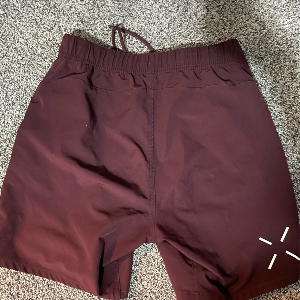 Ten thousand foundation short